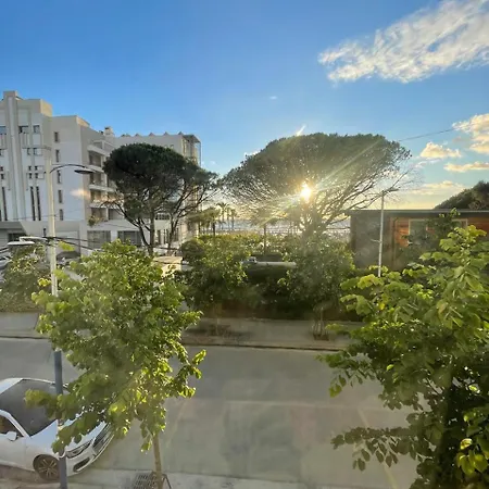 Azzure Nest * Golem (Tirana)